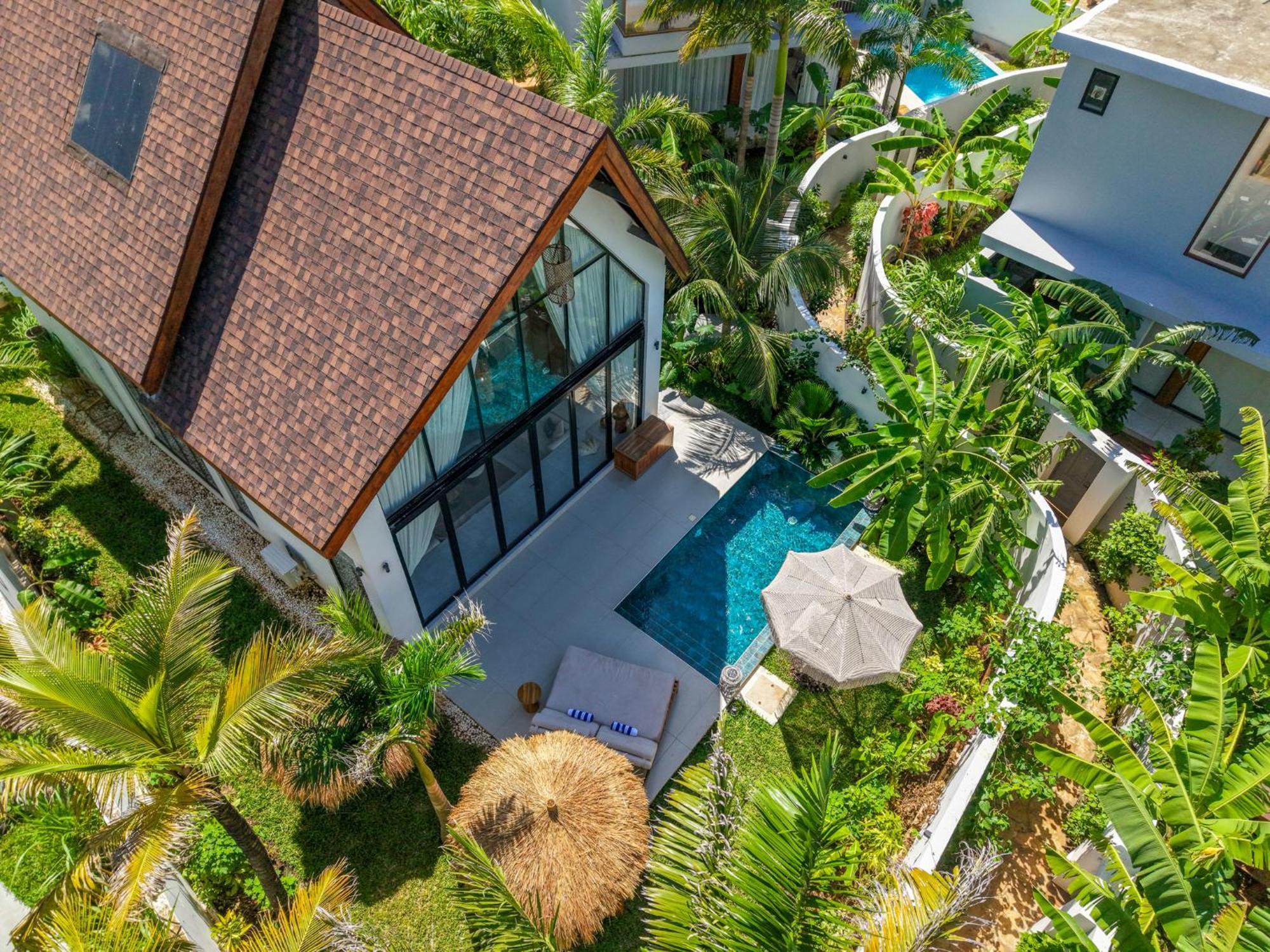 Emerald Escapes * Paje